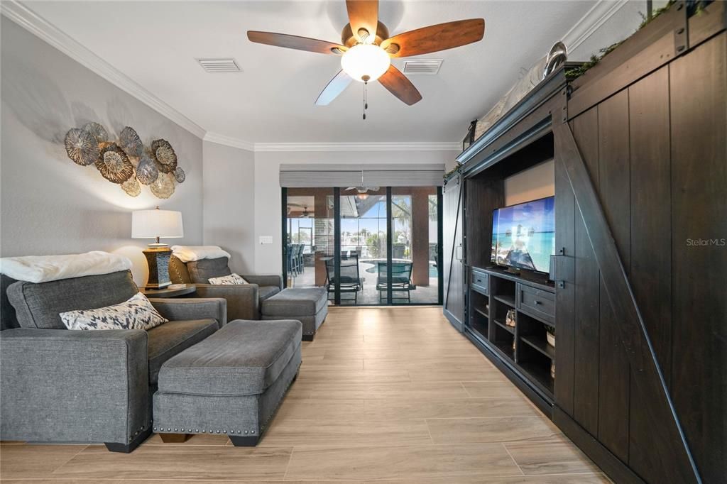 For Sale: $1,100,000 (4 beds, 2 baths, 2426 Square Feet)