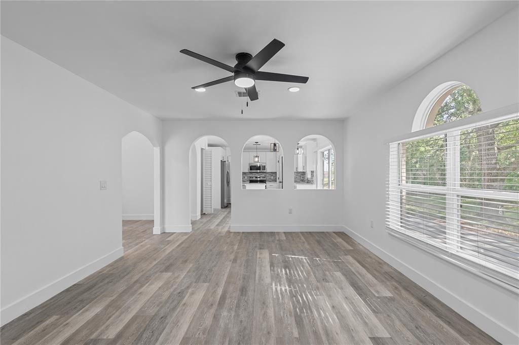 For Rent: $2,400 (4 beds, 2 baths, 2200 Square Feet)