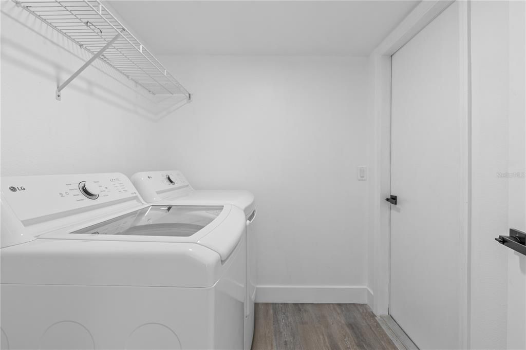 For Rent: $2,400 (4 beds, 2 baths, 2200 Square Feet)