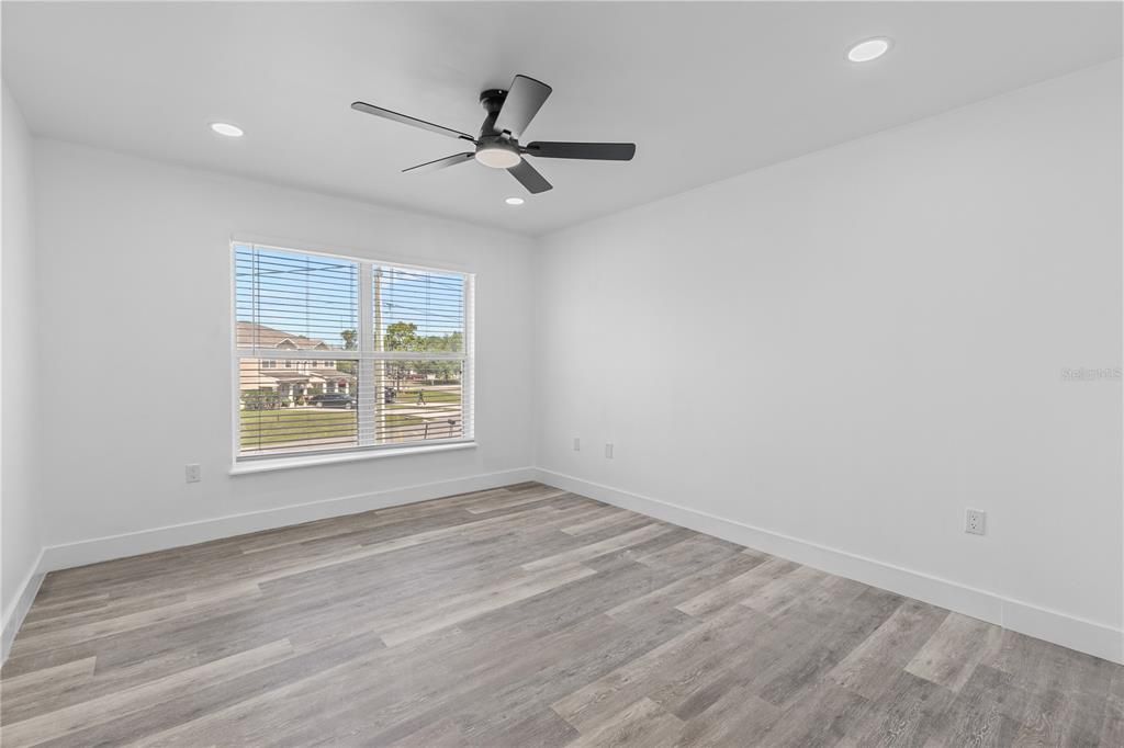 For Rent: $2,400 (4 beds, 2 baths, 2200 Square Feet)