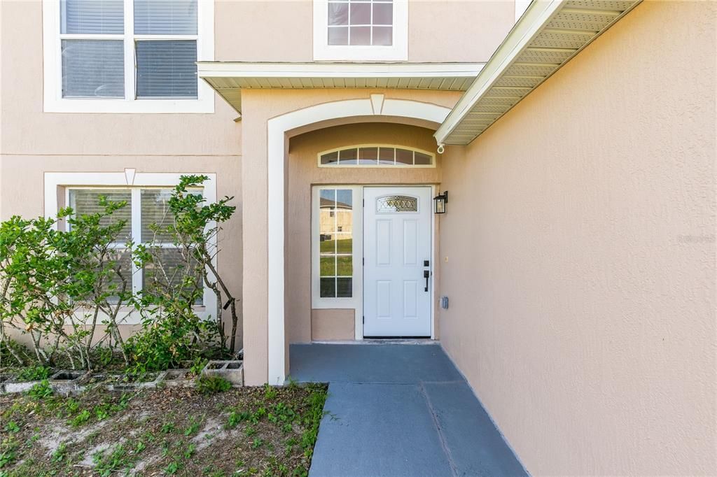 For Rent: $2,400 (4 beds, 2 baths, 2200 Square Feet)