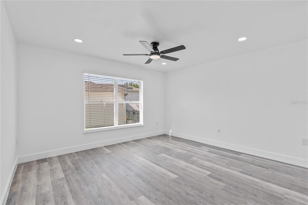 For Rent: $2,400 (4 beds, 2 baths, 2200 Square Feet)