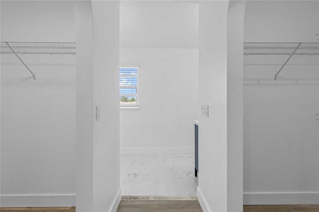 For Rent: $2,400 (4 beds, 2 baths, 2200 Square Feet)