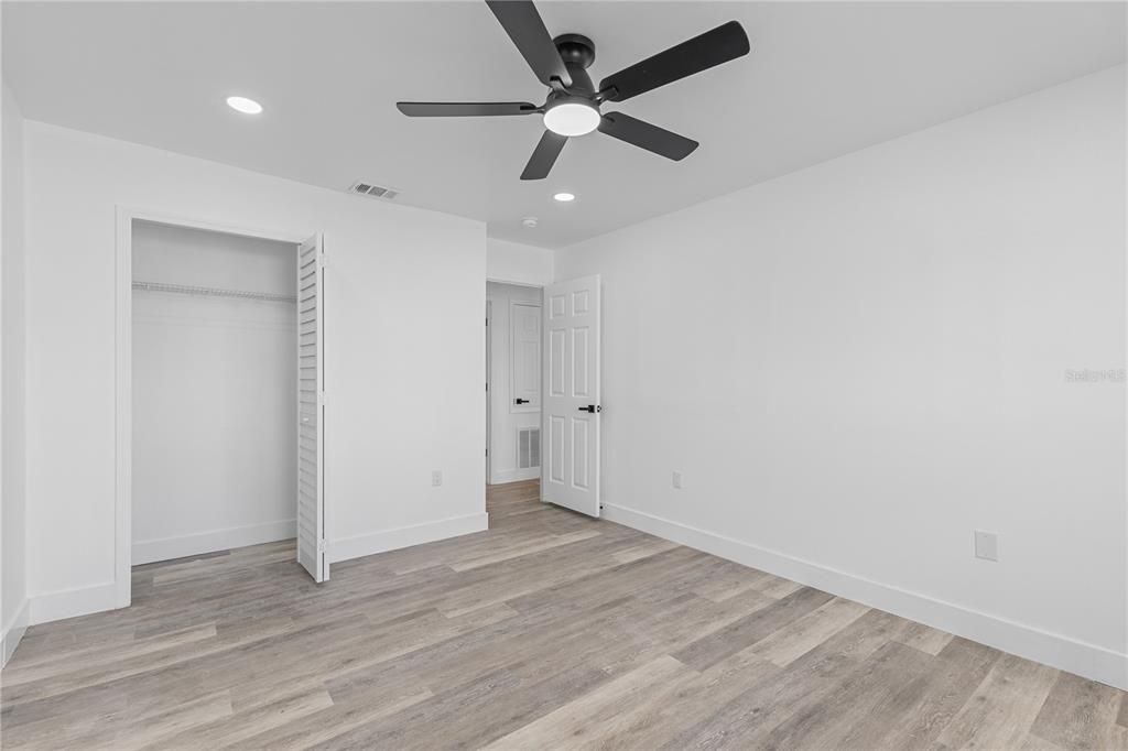 For Rent: $2,400 (4 beds, 2 baths, 2200 Square Feet)