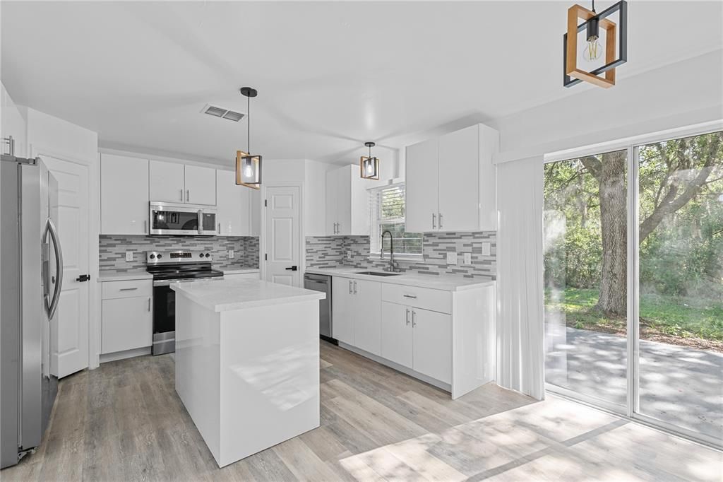 For Rent: $2,400 (4 beds, 2 baths, 2200 Square Feet)