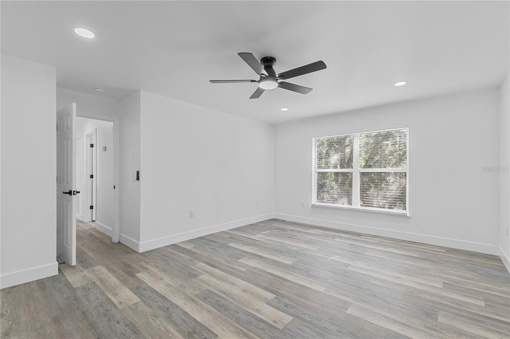 For Rent: $2,400 (4 beds, 2 baths, 2200 Square Feet)