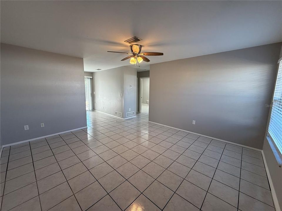 For Rent: $1,500 (2 beds, 1 baths, 783 Square Feet)