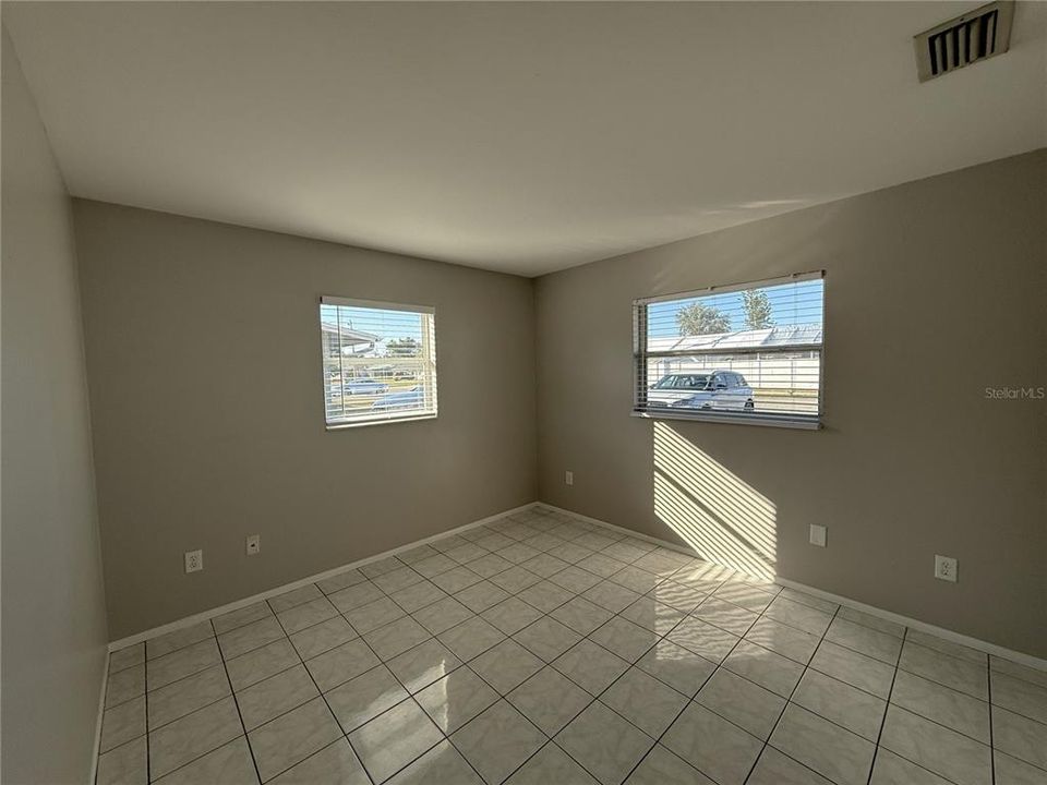 For Rent: $1,500 (2 beds, 1 baths, 783 Square Feet)