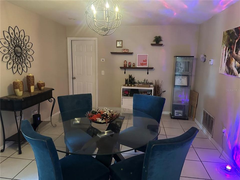 В аренду: $3,000 (4 спален, 2 ванн, 1882 Квадратных фут)