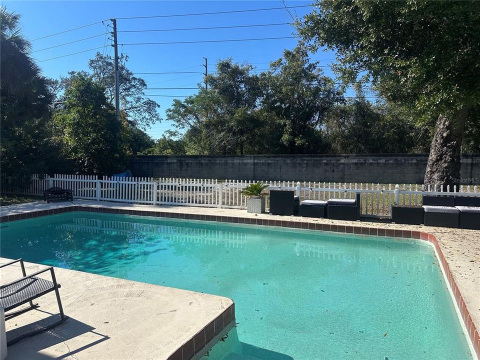 В аренду: $3,000 (4 спален, 2 ванн, 1882 Квадратных фут)