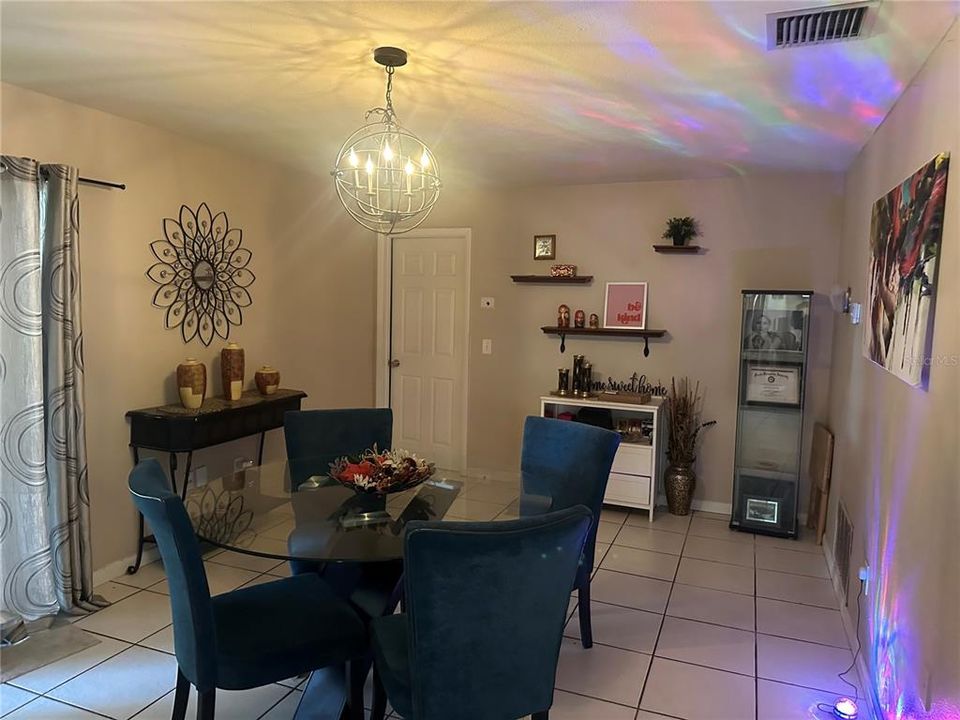 В аренду: $3,000 (4 спален, 2 ванн, 1882 Квадратных фут)