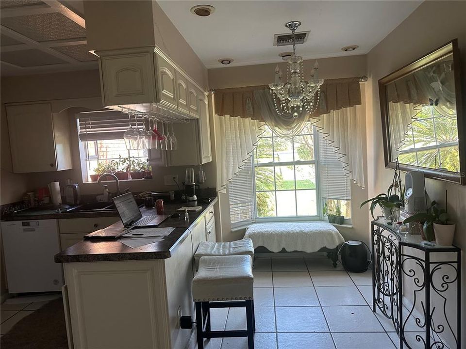 В аренду: $3,000 (4 спален, 2 ванн, 1882 Квадратных фут)