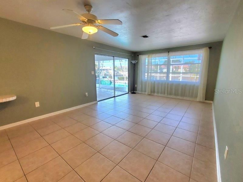 For Rent: $2,600 (3 beds, 2 baths, 2033 Square Feet)