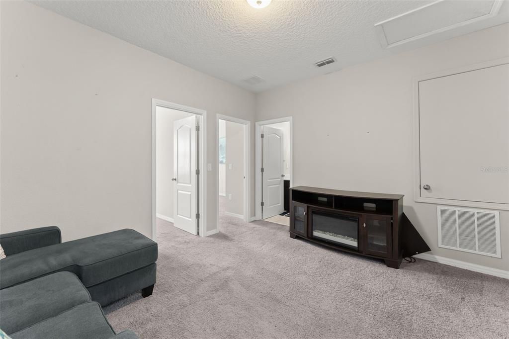 For Sale: $395,000 (3 beds, 2 baths, 1862 Square Feet)