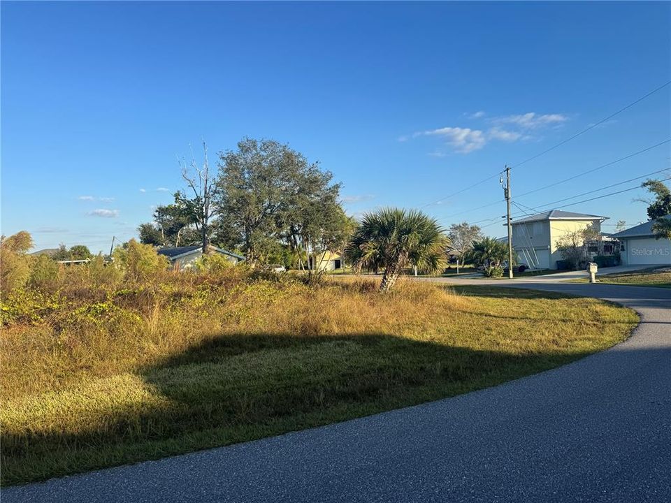 Active With Contract: $29,900 (0.27 acres)