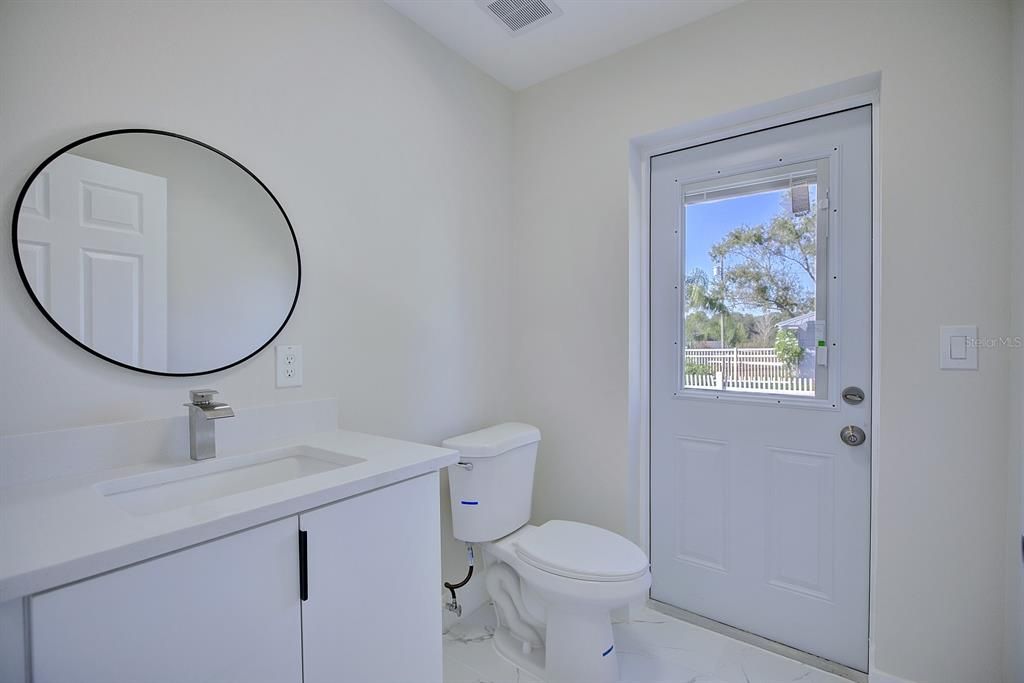 For Sale: $275,000 (2 beds, 2 baths, 1175 Square Feet)