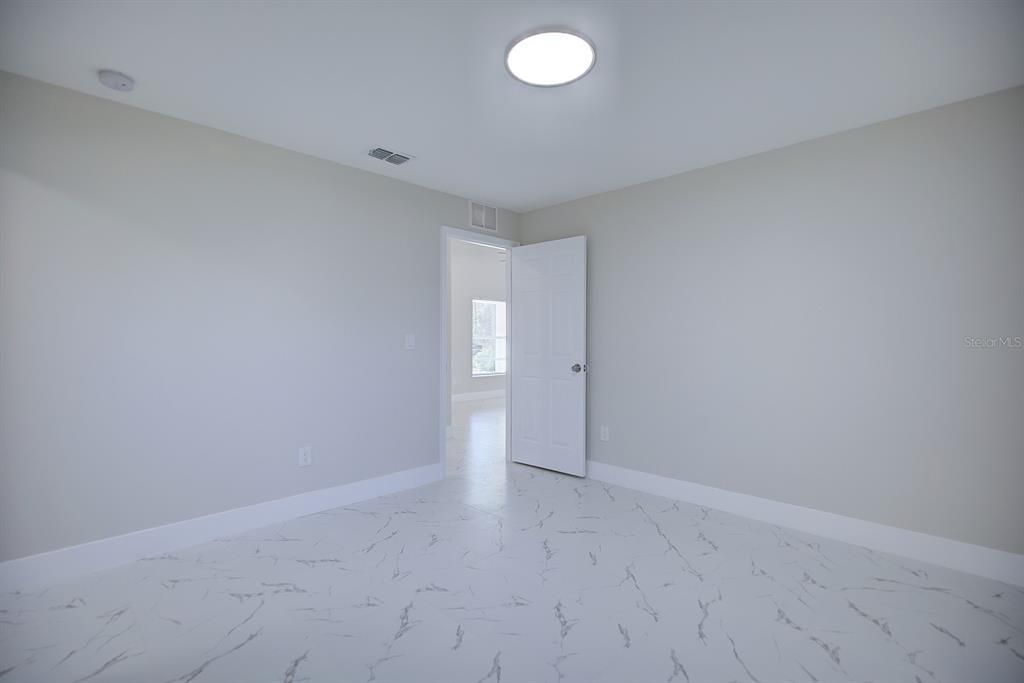 For Sale: $275,000 (2 beds, 2 baths, 1175 Square Feet)