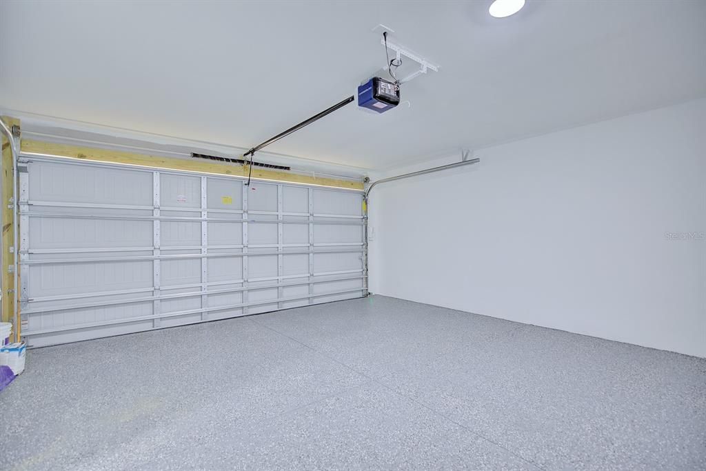 For Sale: $275,000 (2 beds, 2 baths, 1175 Square Feet)