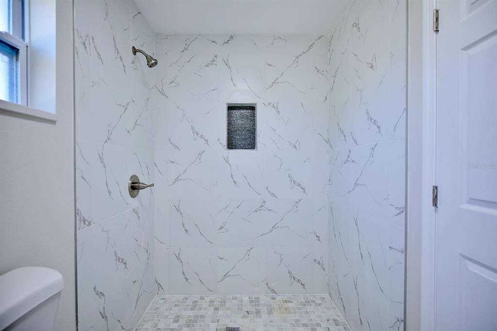 For Sale: $275,000 (2 beds, 2 baths, 1175 Square Feet)