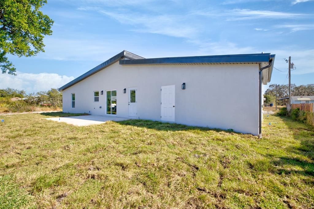 For Sale: $275,000 (2 beds, 2 baths, 1175 Square Feet)