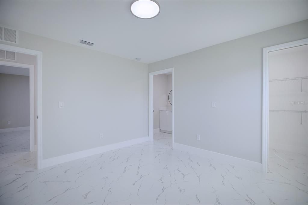 For Sale: $275,000 (2 beds, 2 baths, 1175 Square Feet)