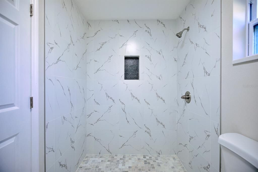 For Sale: $275,000 (2 beds, 2 baths, 1175 Square Feet)