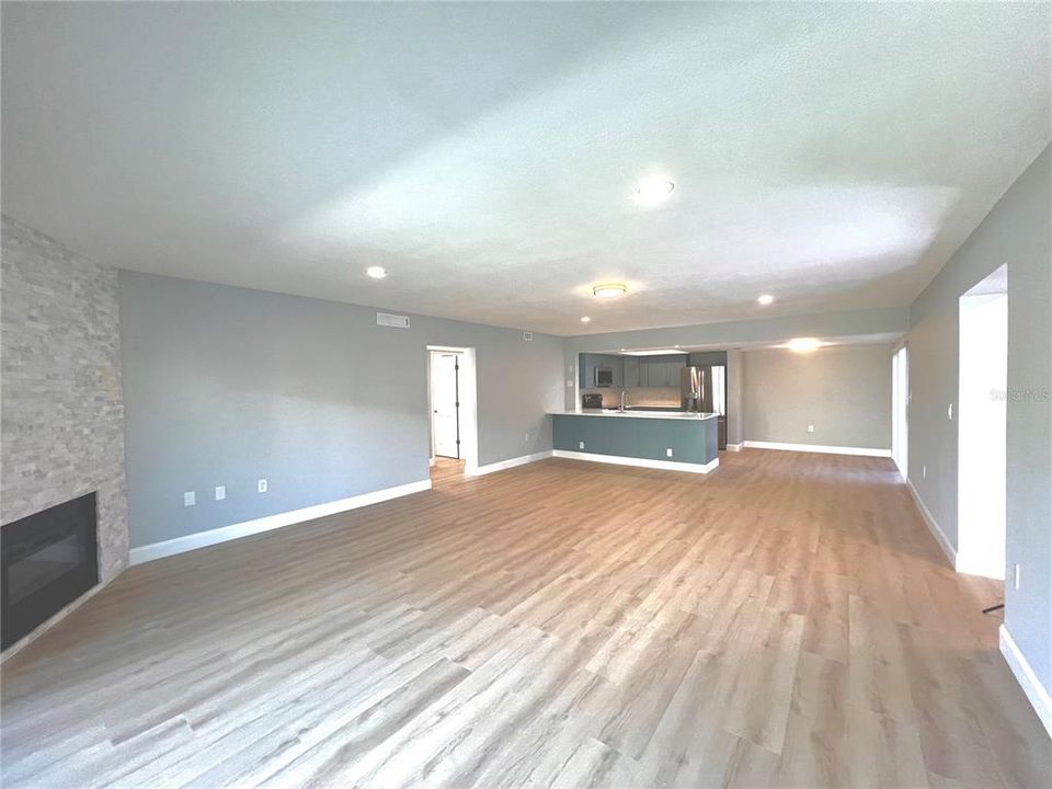 На продажу: $399,000 (2 спален, 2 ванн, 1315 Квадратных фут)