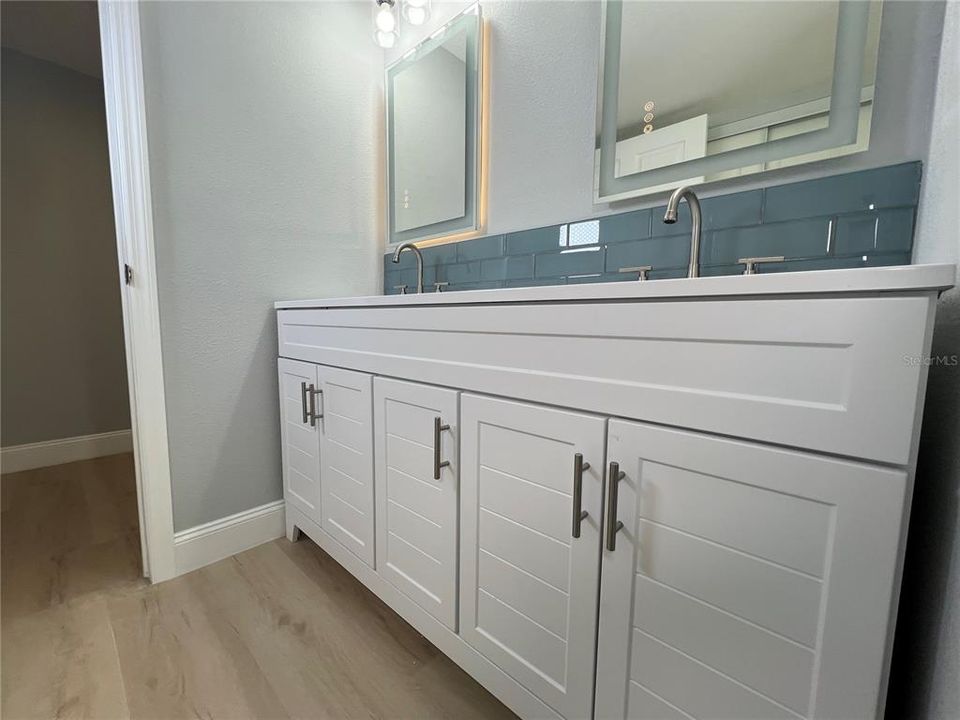 На продажу: $399,000 (2 спален, 2 ванн, 1315 Квадратных фут)