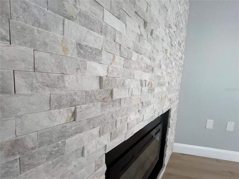 На продажу: $399,000 (2 спален, 2 ванн, 1315 Квадратных фут)