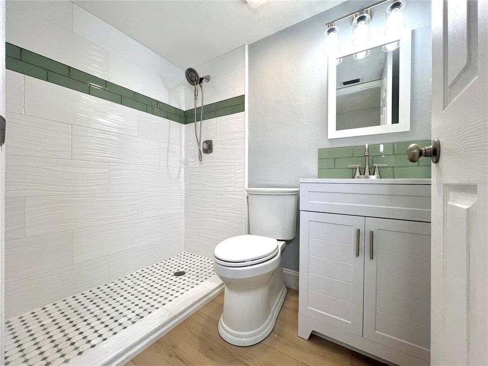 На продажу: $399,000 (2 спален, 2 ванн, 1315 Квадратных фут)