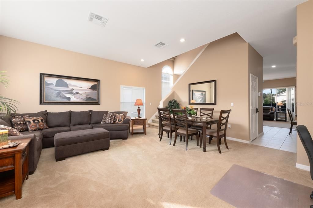 待售: $435,000 (5 贝兹, 3 浴室, 2345 平方英尺)