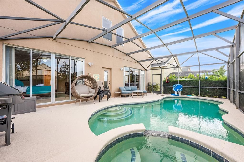 待售: $435,000 (5 贝兹, 3 浴室, 2345 平方英尺)