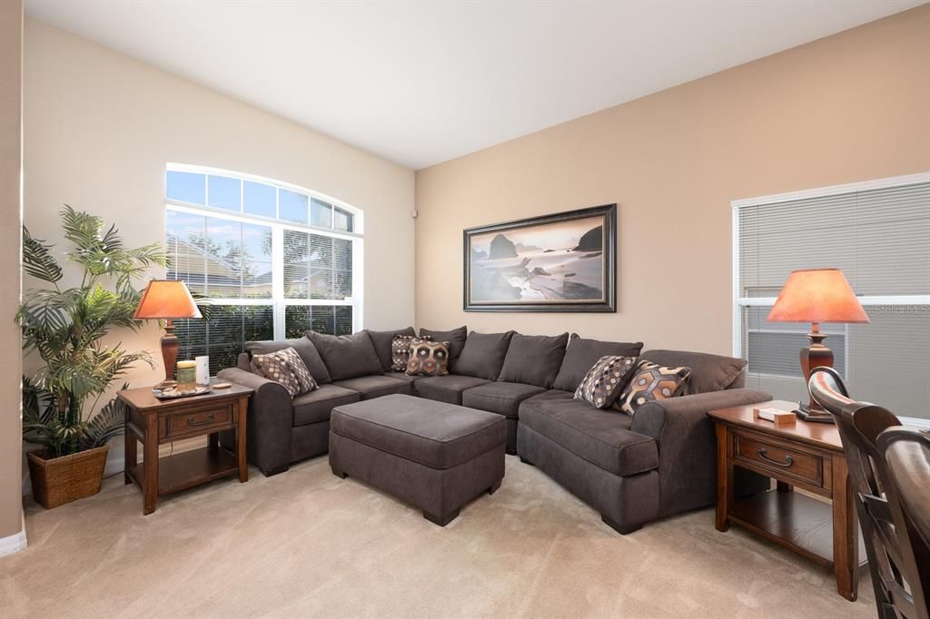 待售: $435,000 (5 贝兹, 3 浴室, 2345 平方英尺)