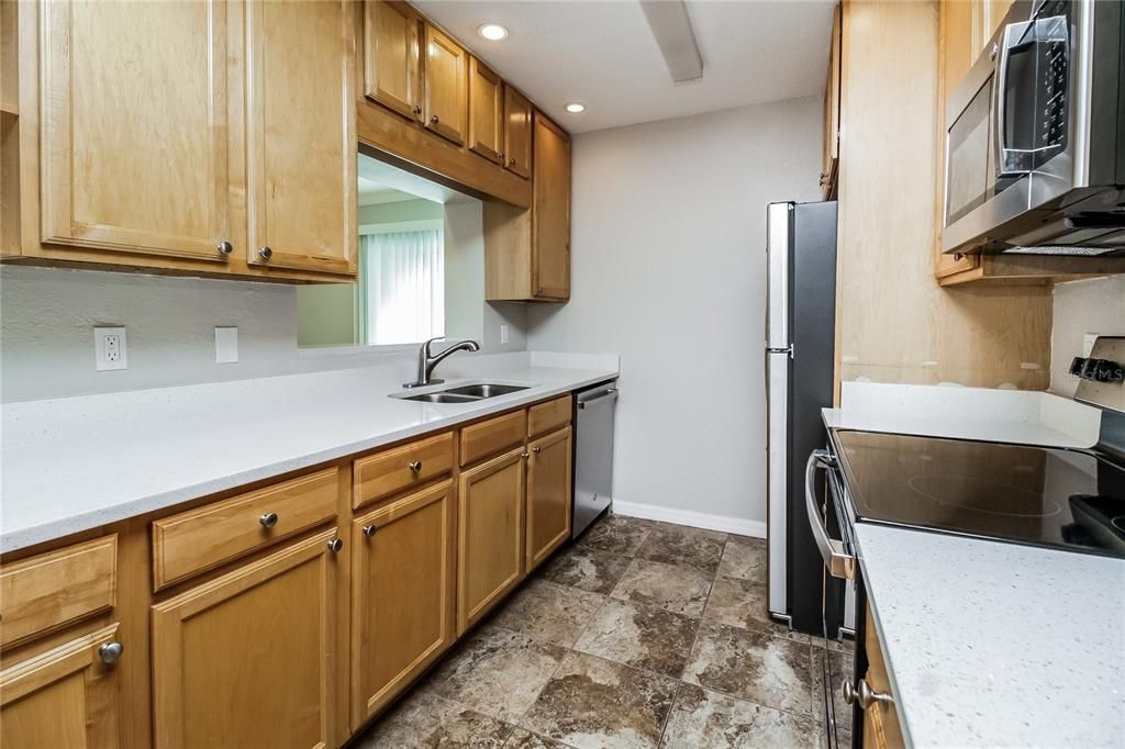 For Rent: $2,185 (3 beds, 2 baths, 1188 Square Feet)