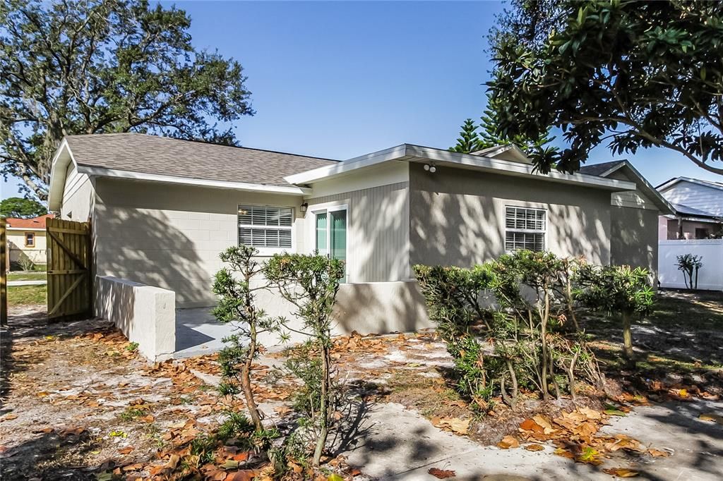 For Rent: $2,185 (3 beds, 2 baths, 1188 Square Feet)