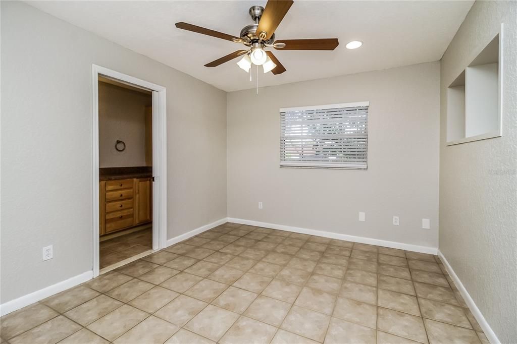 For Rent: $2,185 (3 beds, 2 baths, 1188 Square Feet)