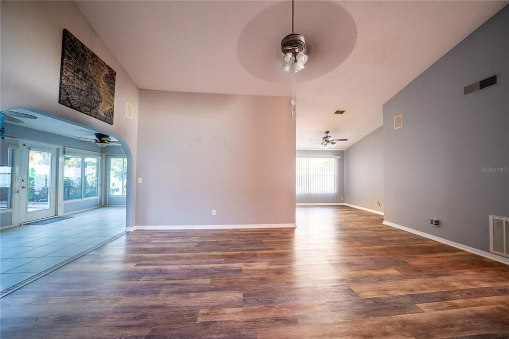 En Venta: $519,990 (3 camas, 2 baños, 1564 Pies cuadrados)