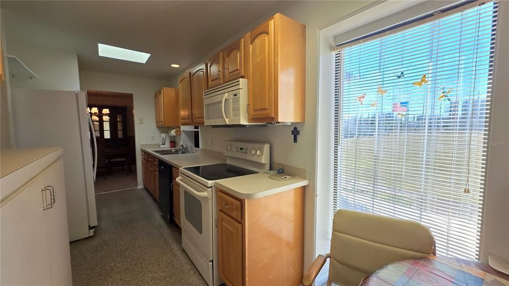 Active With Contract: $169,000 (2 beds, 2 baths, 1240 Square Feet)