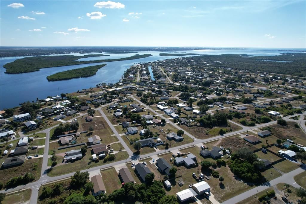 Active With Contract: $169,000 (2 beds, 2 baths, 1240 Square Feet)