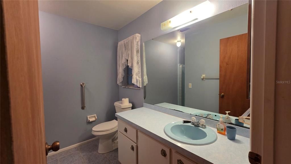 Active With Contract: $169,000 (2 beds, 2 baths, 1240 Square Feet)