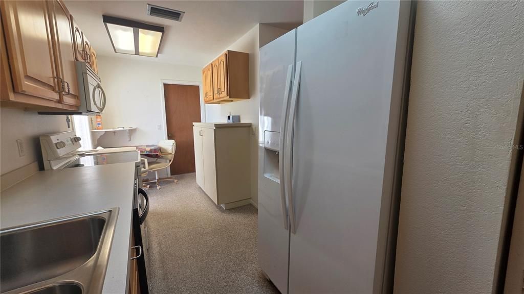 Active With Contract: $169,000 (2 beds, 2 baths, 1240 Square Feet)