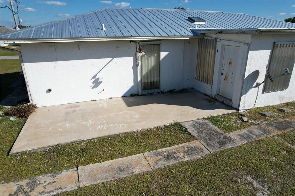 Active With Contract: $169,000 (2 beds, 2 baths, 1240 Square Feet)