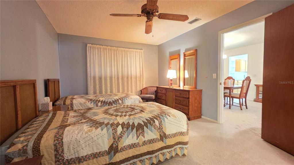 Active With Contract: $169,000 (2 beds, 2 baths, 1240 Square Feet)