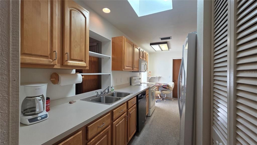 Active With Contract: $169,000 (2 beds, 2 baths, 1240 Square Feet)