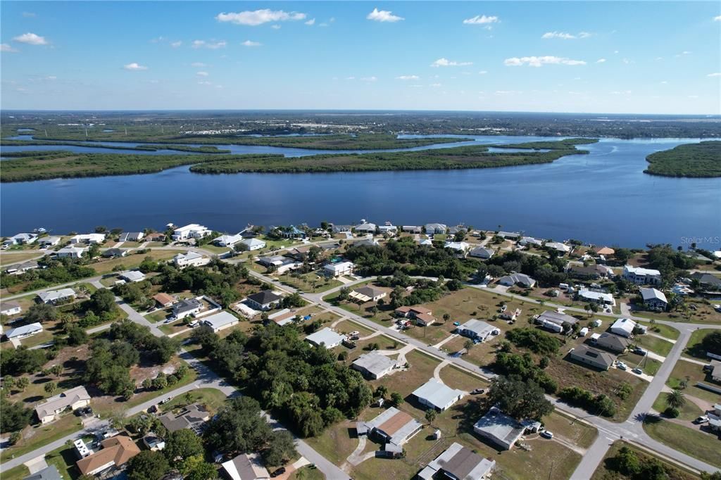 Active With Contract: $169,000 (2 beds, 2 baths, 1240 Square Feet)