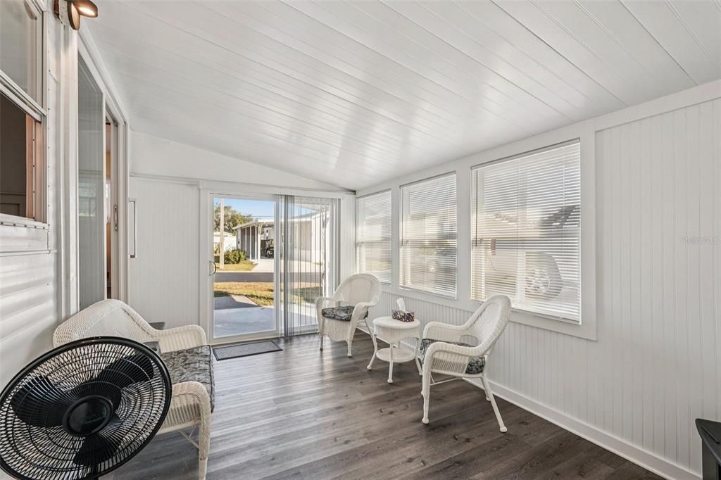 En Venta: $89,900 (3 camas, 2 baños, 890 Pies cuadrados)