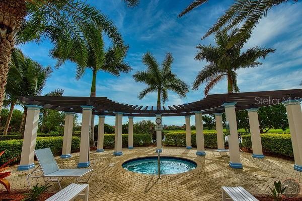 For Rent: $2,100 (2 beds, 2 baths, 1595 Square Feet)