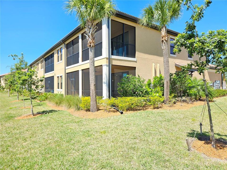 For Rent: $2,100 (2 beds, 2 baths, 1595 Square Feet)