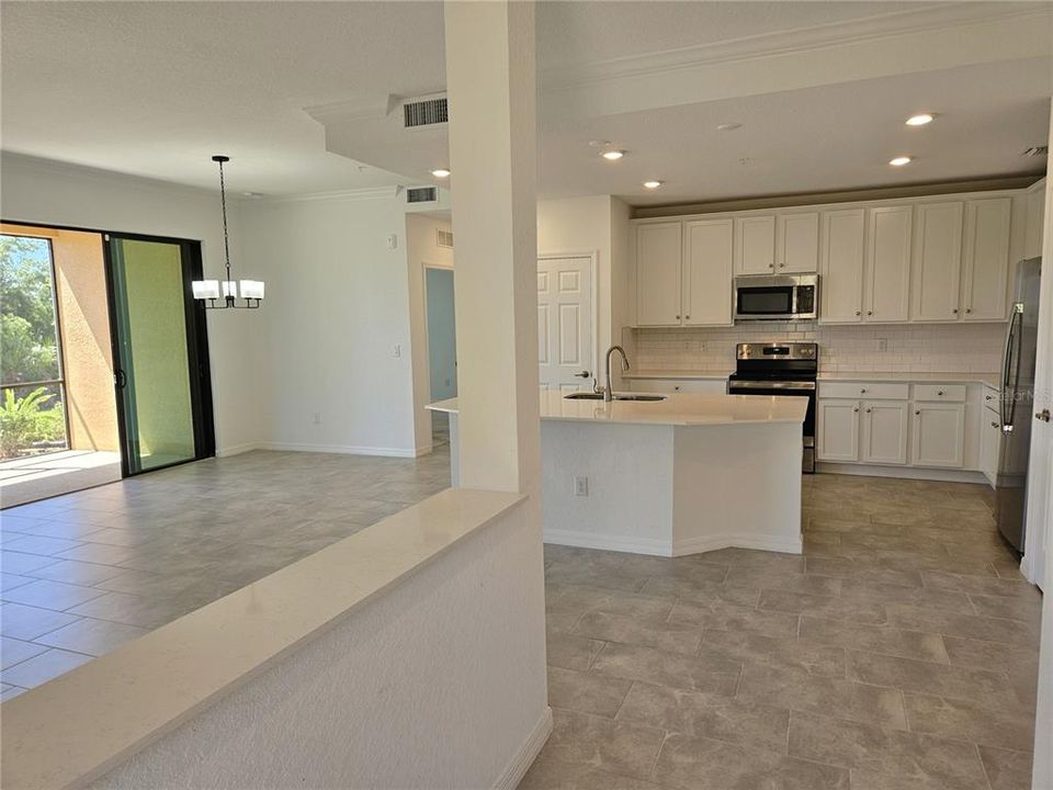 For Rent: $2,100 (2 beds, 2 baths, 1595 Square Feet)