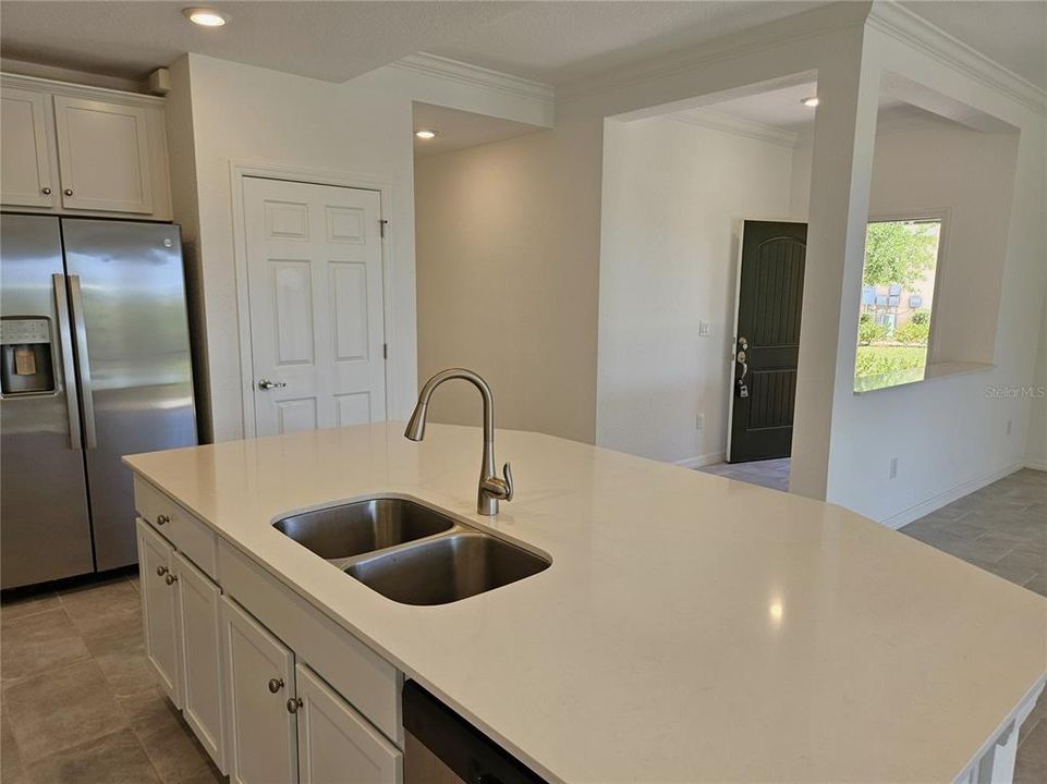 For Rent: $2,100 (2 beds, 2 baths, 1595 Square Feet)